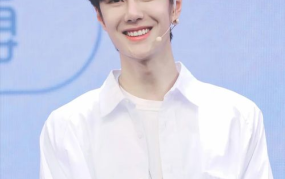 王一博吃瓜娱乐圈八卦图,娱乐圈幕后那些不为人知的瓜